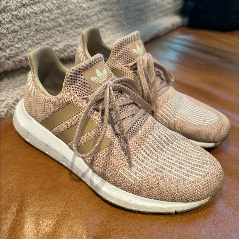 Adidas Swift Running Shoe (Like New)